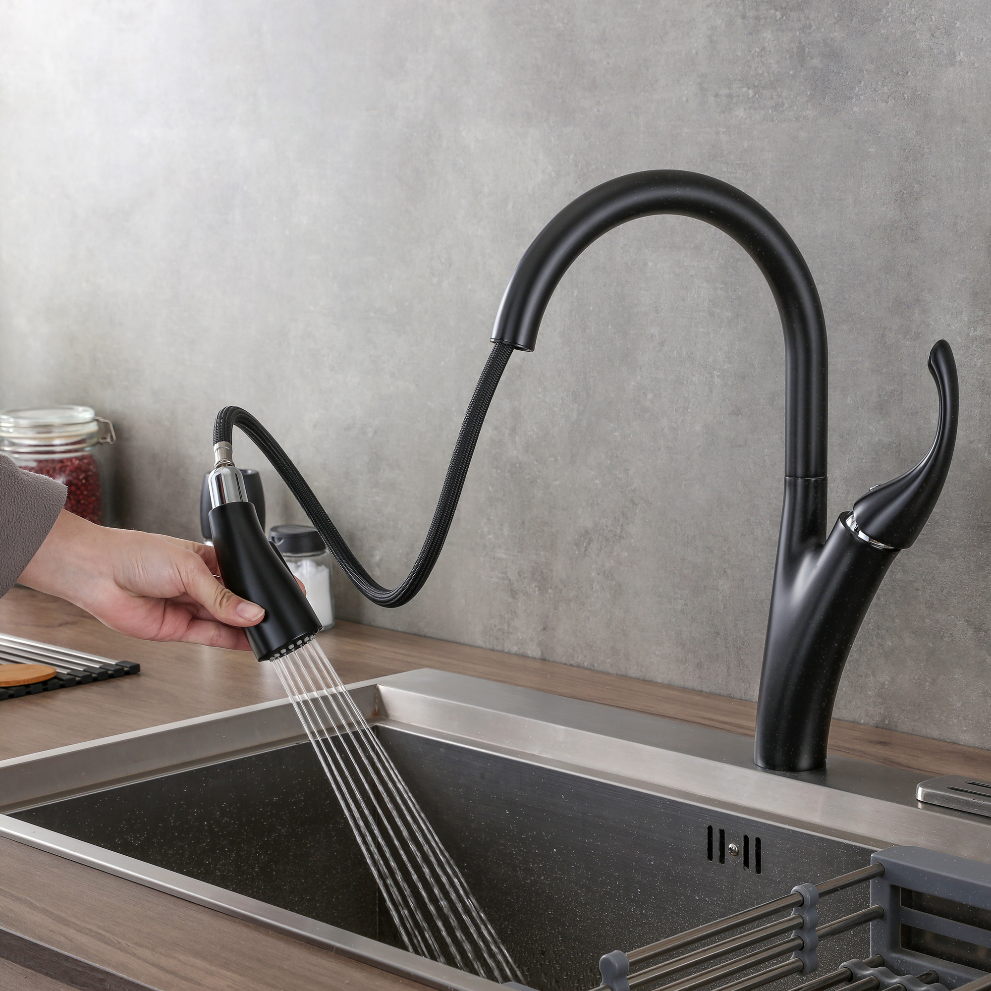 Pull Out Head Factory Price Matt Black Zamak Fashion Style Durable Sink Water Faucet
