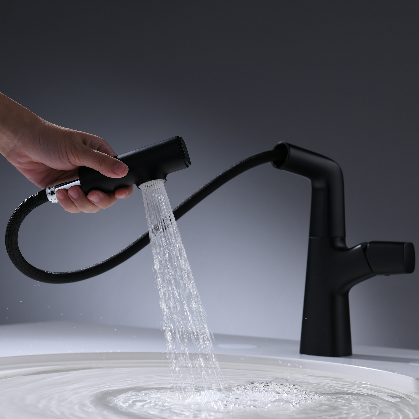 Black Long Body Pull-out Spray Lavatory Luxury Basin Water Tap