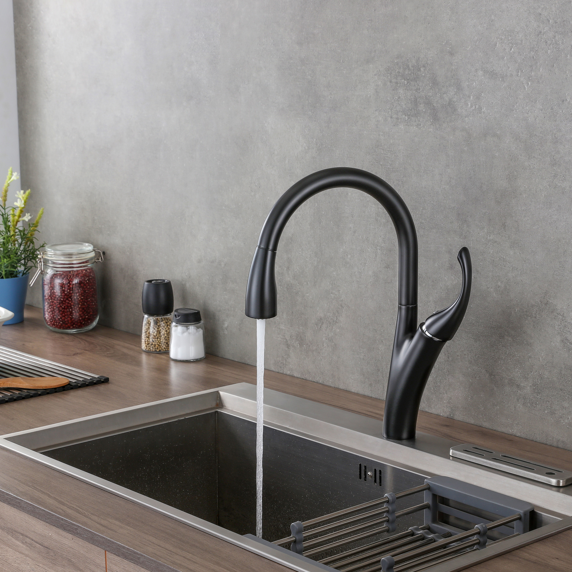 Swan Neck New Design Matt Black Hot Sale Pull Down with Two Function Sprayer Kitchen Faucet