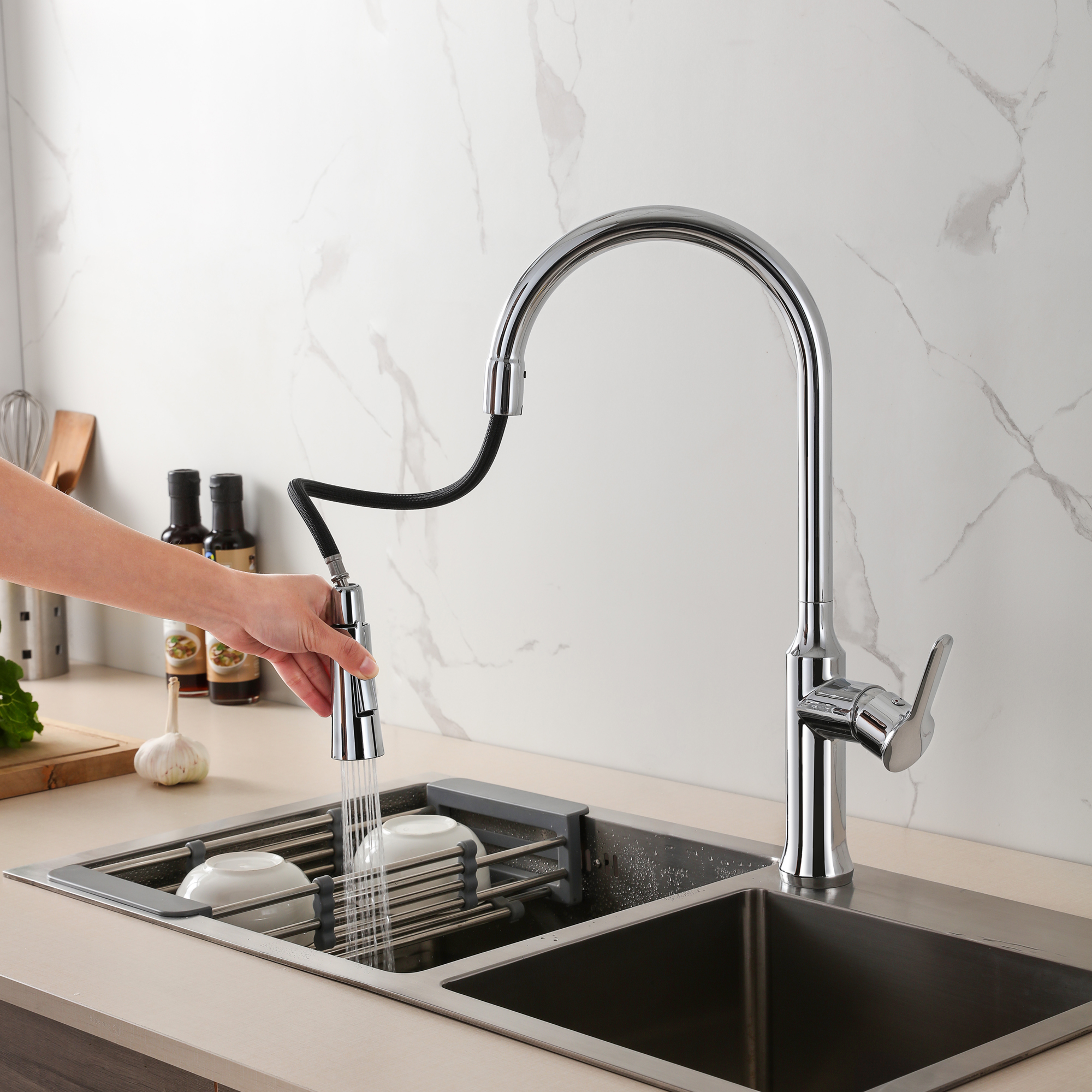  Alloy Cheap Price Stainless Steel Spout Popular Style Kitchen Faucet with Sprayer